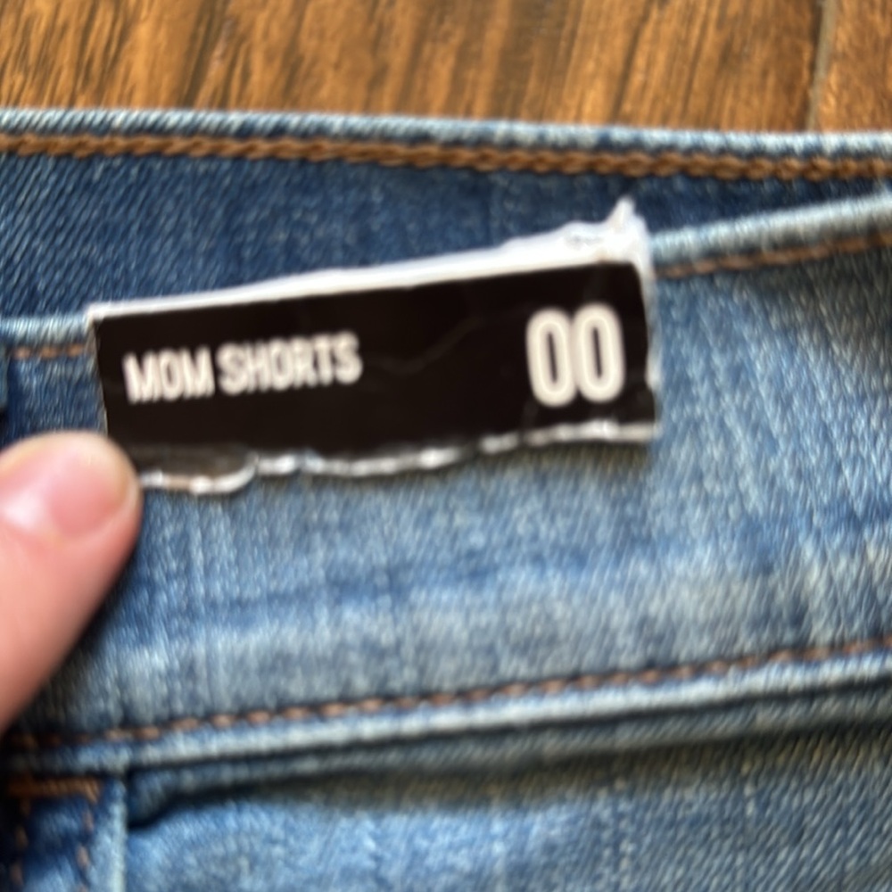 NWT!  Express Blue Mom Jean Shorts High-Waisted Cuffed, size 00 - Picture 3 of 6